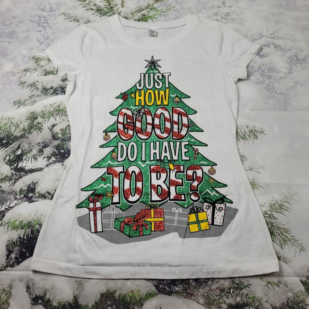 "How Good?" Christmas T-shirt size XL Juniors